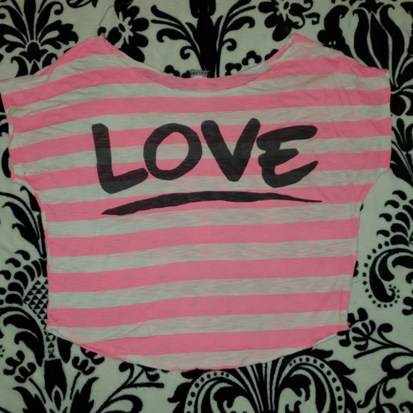 Loose Fit Crop Top! Make an offer!! - Picture 1 of 4